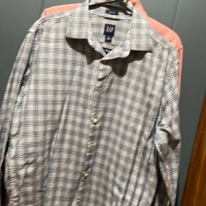 2 men’s gap button up shirts medium